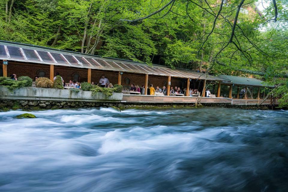 Resort Ujevara E Drinit Печ Екстериор снимка