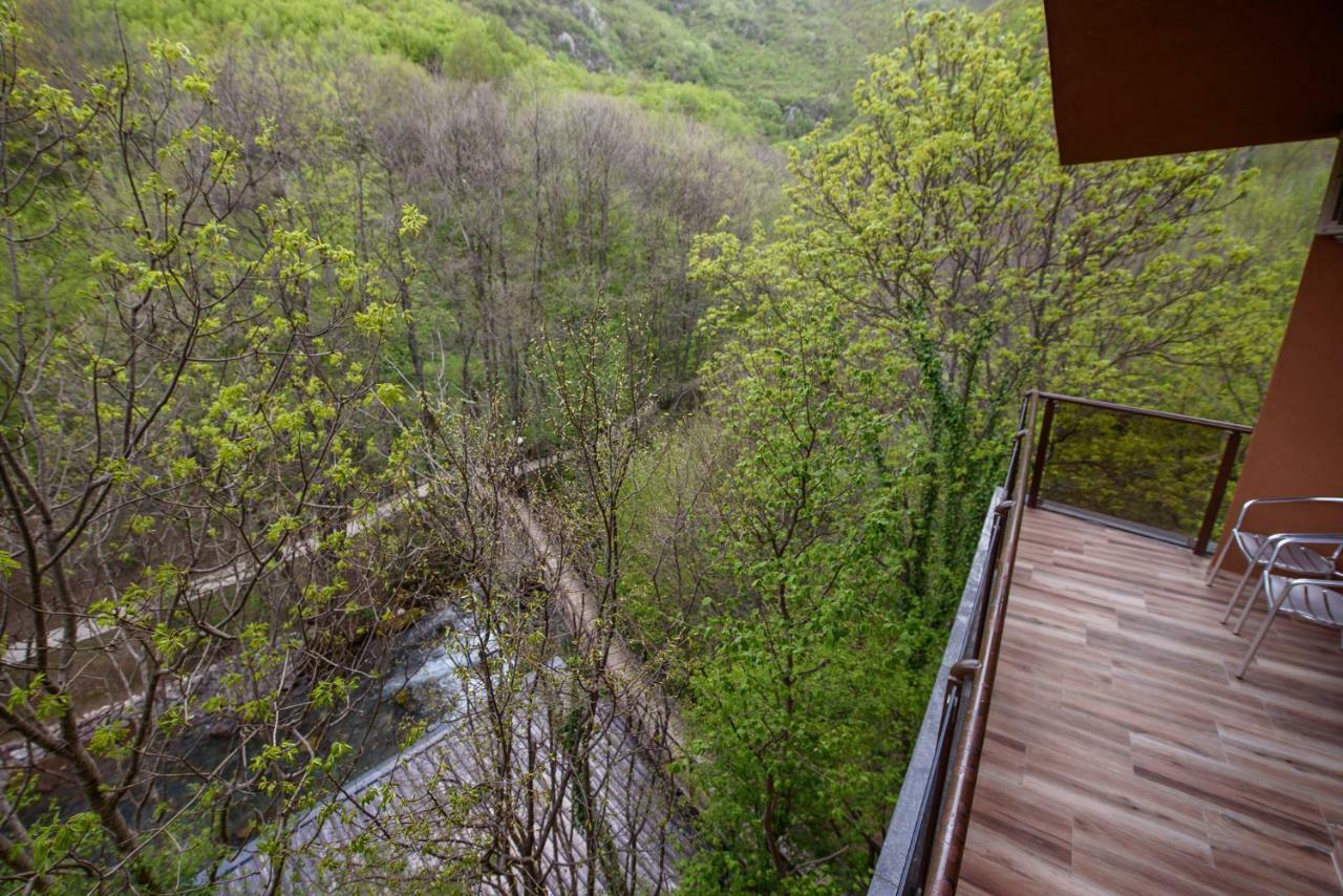 Resort Ujevara E Drinit Печ Екстериор снимка