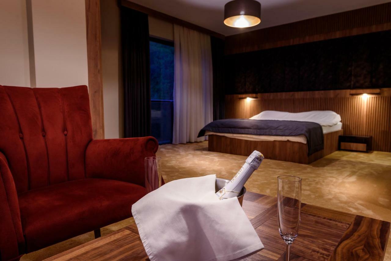Resort Ujevara E Drinit Печ Екстериор снимка